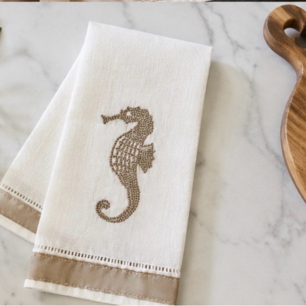 Mud Pie White Linen Seahorse Hand Towel